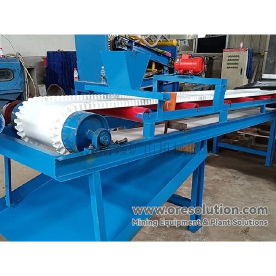 Canaletta vibrante sospesa con tappeto