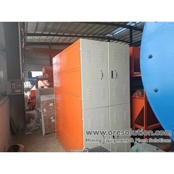 Separatore elettrostatico a piastra ad arco